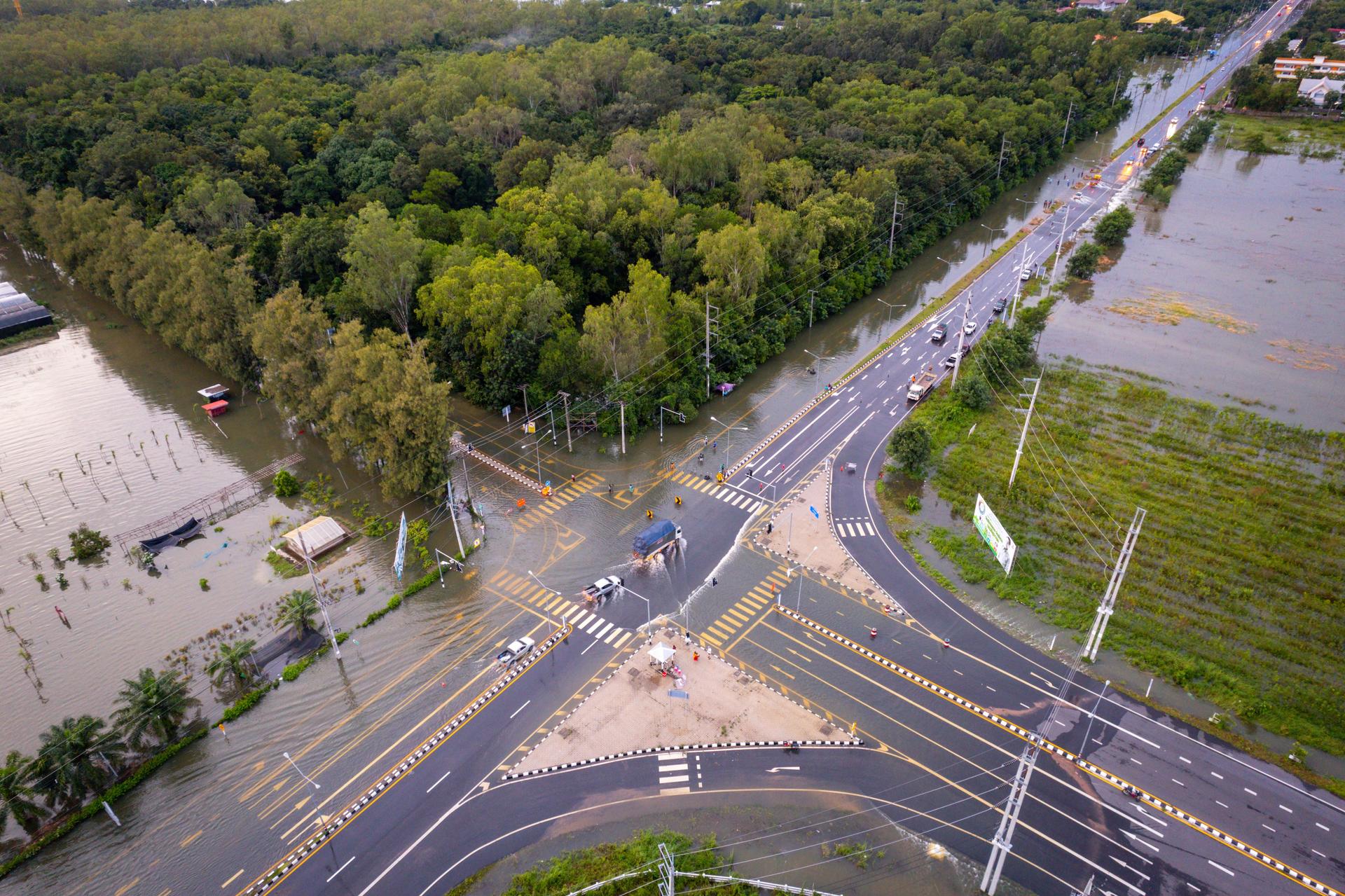 The unique complexity and interconnectedness of place-based systems and conditions determine our potential pathways towards climate resilience (Image by Zakir Hossain).